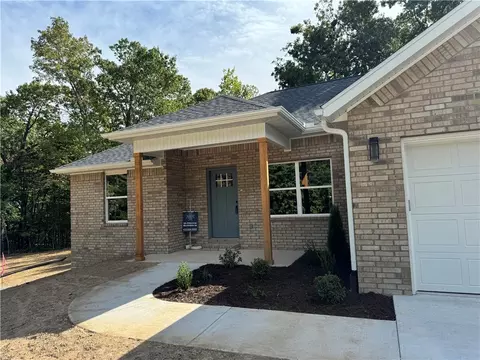 23 Thaxted Dr, Bella Vista, AR 72715
