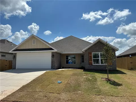 211 Palm St, Centerton, AR 72719