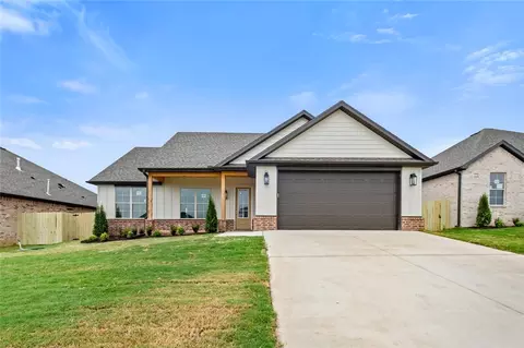 170 N Eagle Mountain St, Prairie Grove, AR 72753