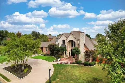 4020 Ratcliffe, Bentonville, AR 72712