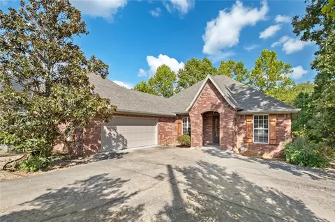 1 Winchester Ln, Bella Vista, AR 72715