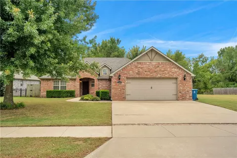 3301 SW Briar Creek Ave, Bentonville, AR 72712