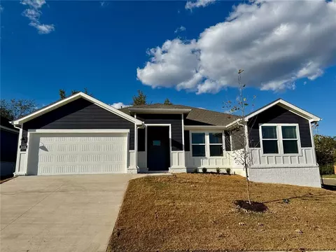 4426 W Glacier St, Fayetteville, AR 72704