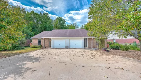 28752877 Riverridge Dr, Fayetteville, AR 72704