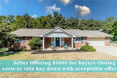 8729 Par Ln, Rogers, AR 72756