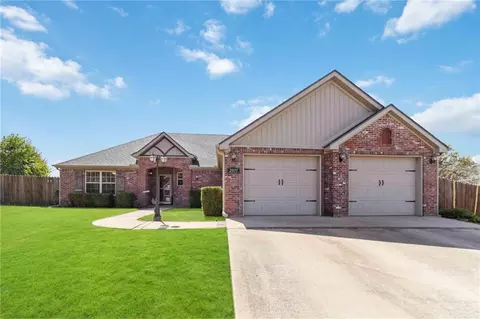 2031 Greenwood Cv, Pea Ridge, AR 72751