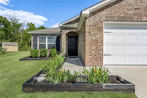 4664 W Hoover Loop, Fayetteville, AR 72704