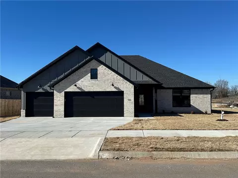 191 N Sheep Dog Ave, Farmington, AR 72730