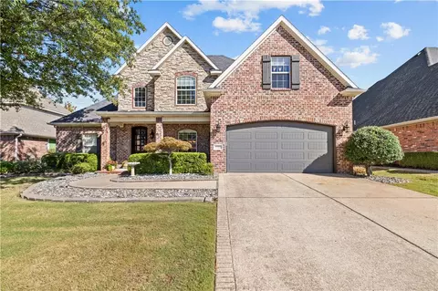 6705 W Braebourne Dr, Rogers, AR 72758