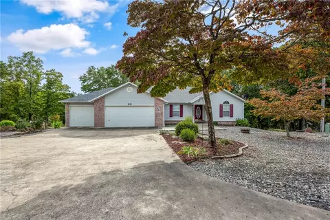 68 Branchwood Dr, Bella Vista, AR 72715