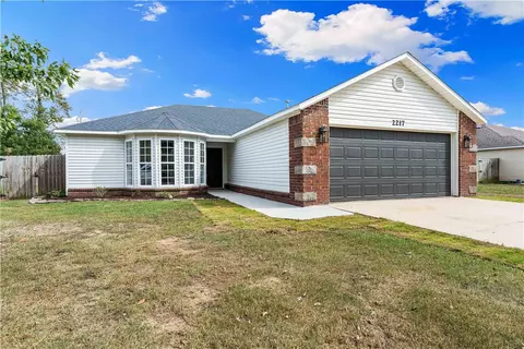 2217 Limekiln Rd, Gravette, AR 72736