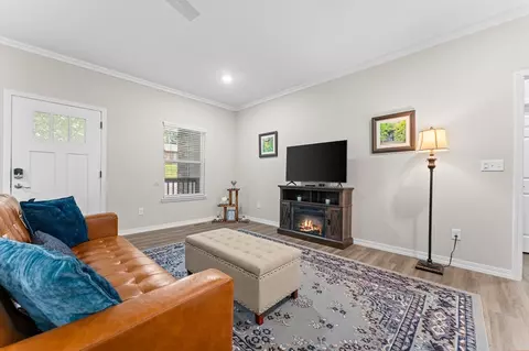 Living - 1219 Speer Dr, Harrison, AR 72601 photo 4 of 5