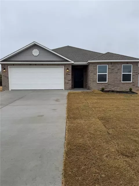 754 S Excelsior Dr, Siloam Springs, AR 72761