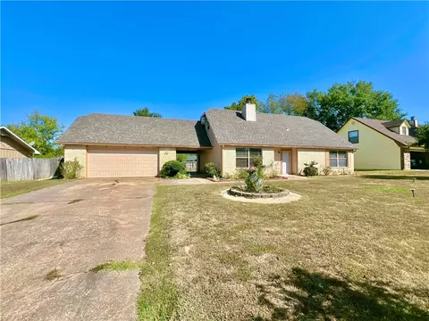 2005 W Harvard St, Siloam Springs, AR 72761