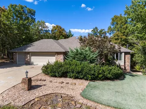 40 Luncarty Ln, Bella Vista, AR 72715