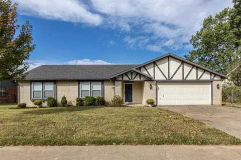 1718 Ridgeview Dr, Springdale, AR 72762