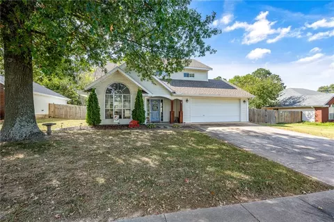 1573 S Tallgrass Dr, Fayetteville, AR 72701