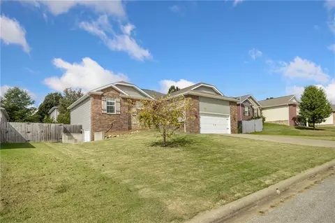 1916 Wellington Rd, Harrison, AR 72601