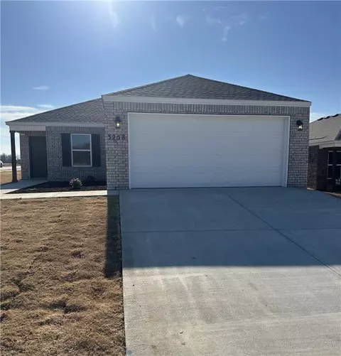 3258 Wolf Creek St, Springdale, AR 72764