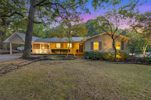 1663 N Viewpoint Dr, Fayetteville, AR 72701