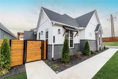 3402 SW Scoggins Rd, Bentonville, AR 72713