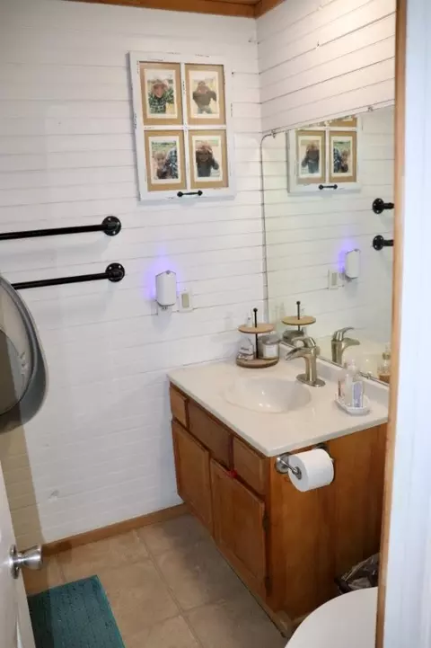 Bath - 9202 Sims Rd, Harrison, AR 72601 photo 1 of 3