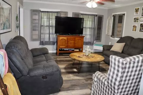 Living - 9202 Sims Rd, Harrison, AR 72601 photo 2 of 2