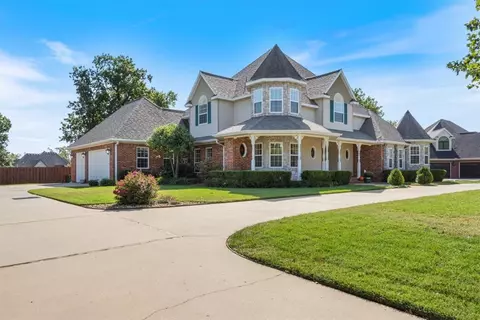 5003 S 44th St, Rogers, AR 72758