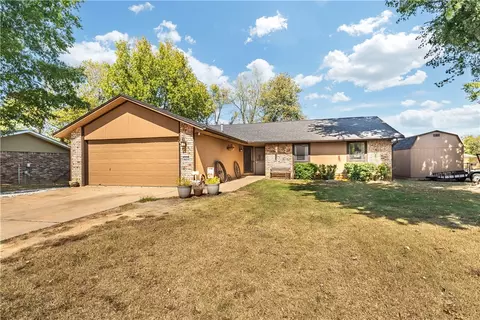 2724 W Quail Dr, Fayetteville, AR 72704