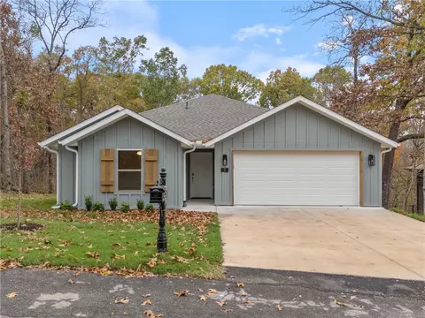 7 Haddington Dr, Bella Vista, AR 72715