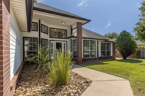 3040 Quartz Dr, Fayetteville, AR 72704