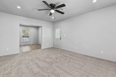 Living - 215 Ash St, Alma, AR 72921 photo 1 of 1