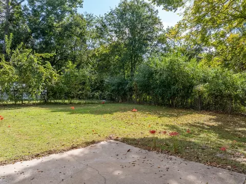 Exterior - 215 Ash St, Alma, AR 72921 photo 4 of 6