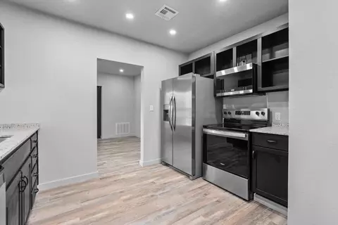 Kitchen - 215 Ash St, Alma, AR 72921 photo 1 of 2