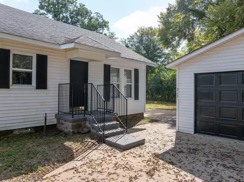Exterior - 215 Ash St, Alma, AR 72921 photo 6 of 6