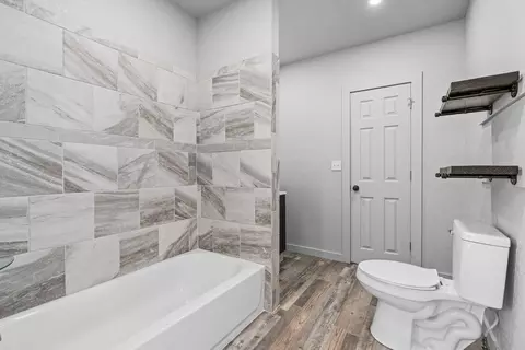 Bath - 215 Ash St, Alma, AR 72921 photo 2 of 4