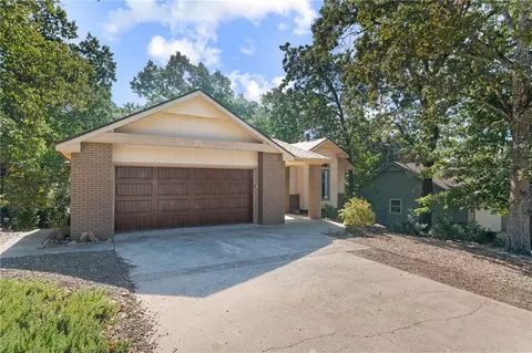 15 Farnham Dr, Bella Vista, AR 72714