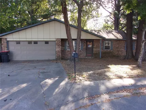 4207 Shawnee Cv, Springdale, AR 72764
