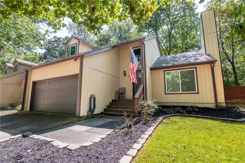 2321 E Kantz Ln, Fayetteville, AR 72703