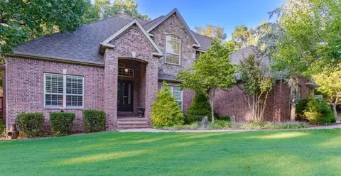 2 Asheton St, Bentonville, AR 72712