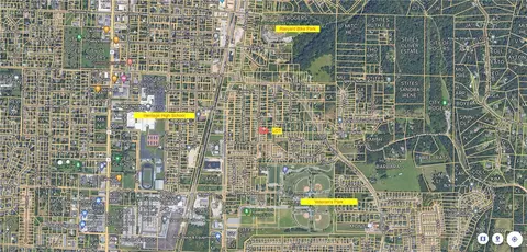 1029 S B St, Rogers, AR 72756