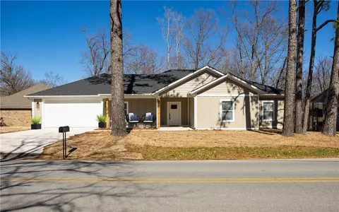10 Granshire Dr, Bella Vista, AR 72714