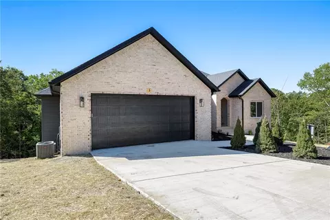 3 Twyford Ln, Bella Vista, AR 72714