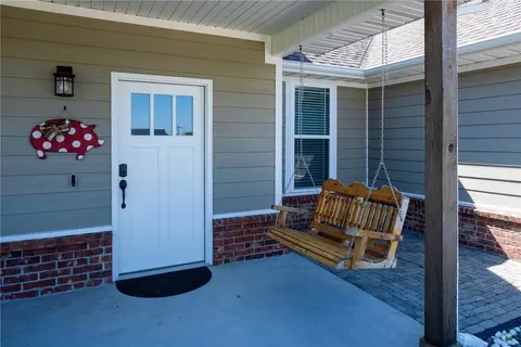 Exterior - 18201 Ridge Rd, Gravette, AR 72736 photo 3 of 10