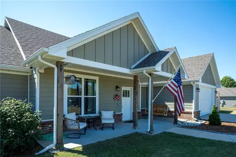 18201 Ridge Rd, Gravette, AR 72736