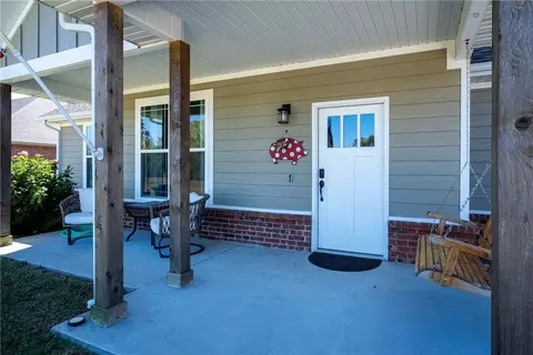 Exterior - 18201 Ridge Rd, Gravette, AR 72736 photo 4 of 10