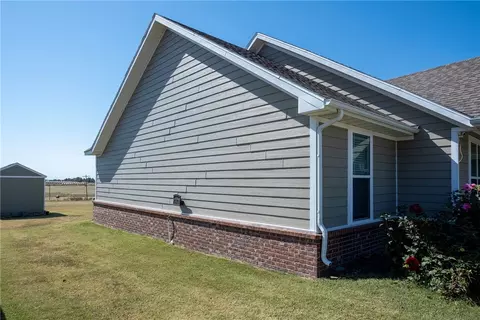 Exterior - 18201 Ridge Rd, Gravette, AR 72736 photo 9 of 10