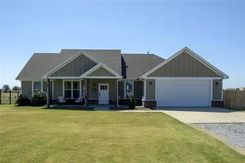 Exterior - 18201 Ridge Rd, Gravette, AR 72736 photo 2 of 10