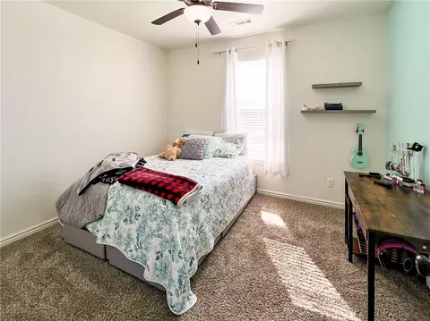 Bedroom - 18201 Ridge Rd, Gravette, AR 72736 photo 3 of 4