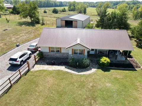 1011 Red Hill St, Dyer, AR 72935